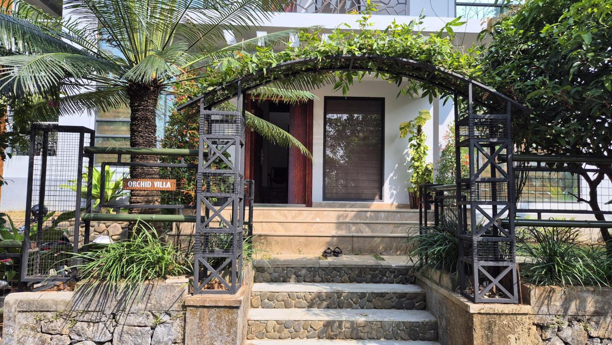 Orchid Villa Pinangode ภายนอก รูปภาพ